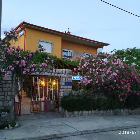 Apartments Maricic 200 Meters From The Beach โนวีวีโนดอลสกี ภายนอก รูปภาพ