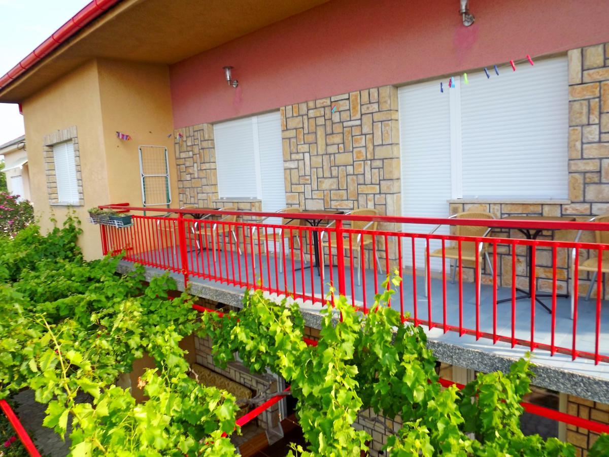 Apartments Maricic 200 Meters From The Beach โนวีวีโนดอลสกี ภายนอก รูปภาพ